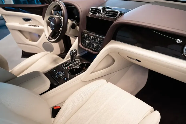 Bentley Bentayga din 2023 cu 42.000 km - oferta BEN110114 - foto 9