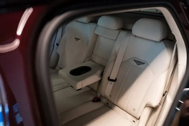 Bentley Bentayga din 2023 cu 42.000 km - oferta BEN110114 - foto 11