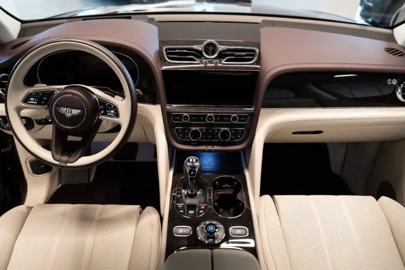 Bentley Bentayga din 2023 cu 42.000 km - oferta BEN110114 - foto 12