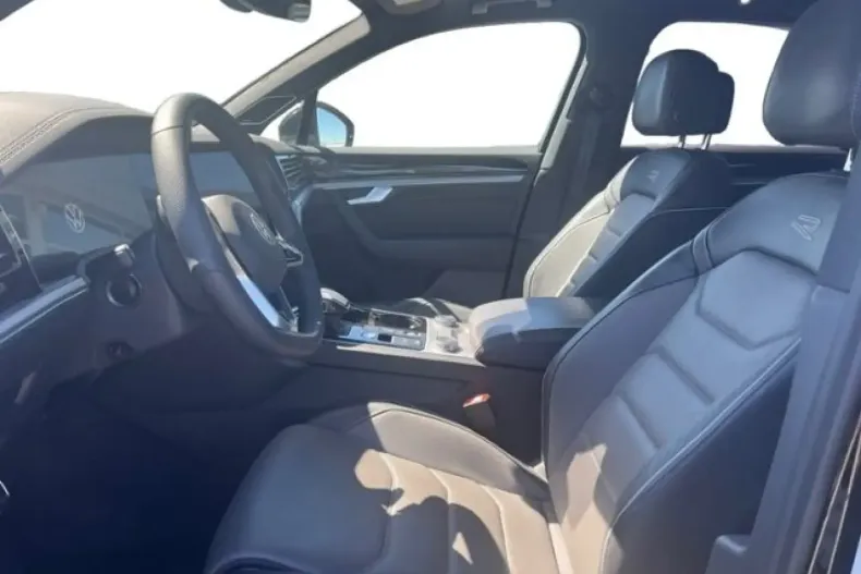 Volkswagen Touareg din 2023 cu 67.700 km - oferta VOL110115 - foto 9