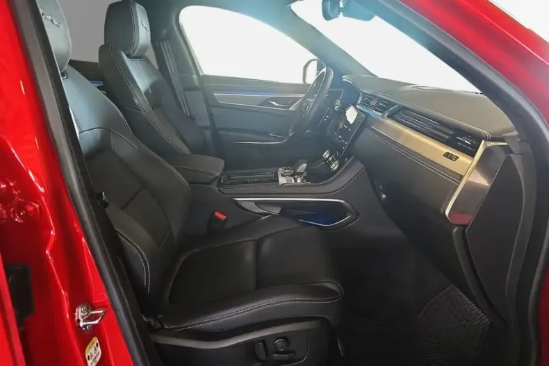 Jaguar F-Pace din 2024 cu 24.173 km - oferta JAG110117 - foto 3