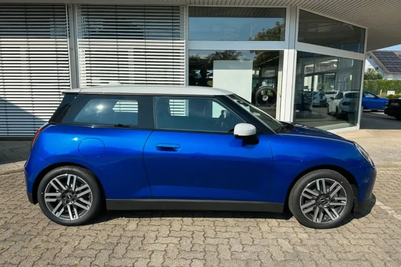 MINI Cooper din 2024 cu 4.900 km - oferta MIN110126 - foto 2