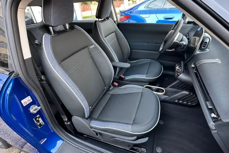 MINI Cooper din 2024 cu 4.900 km - oferta MIN110126 - foto 24