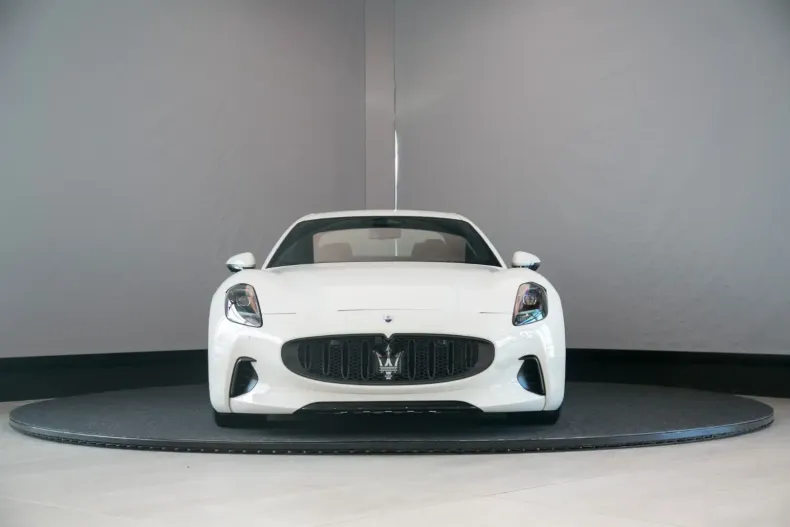 Maserati Granturismo din 2024 cu 13.000 km - oferta MAS110130 - foto 2