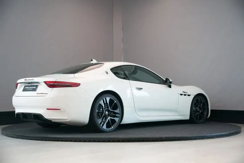 Maserati Granturismo din 2024 cu 13.000 km - oferta MAS110130 - foto 5