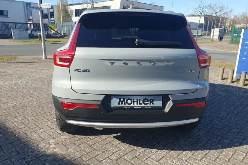 Volvo XC40 din 2023 cu 16.245 km - oferta VOL110135 - foto 7