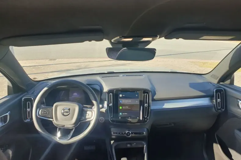 Volvo XC40 din 2023 cu 16.245 km - oferta VOL110135 - foto 12