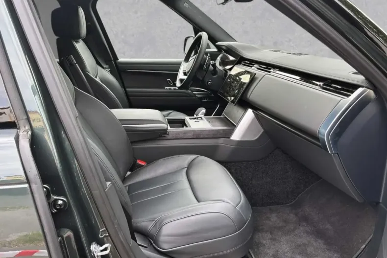 Land Rover Range Rover din 2024 cu 4.900 km - oferta LAN110136 - foto 3