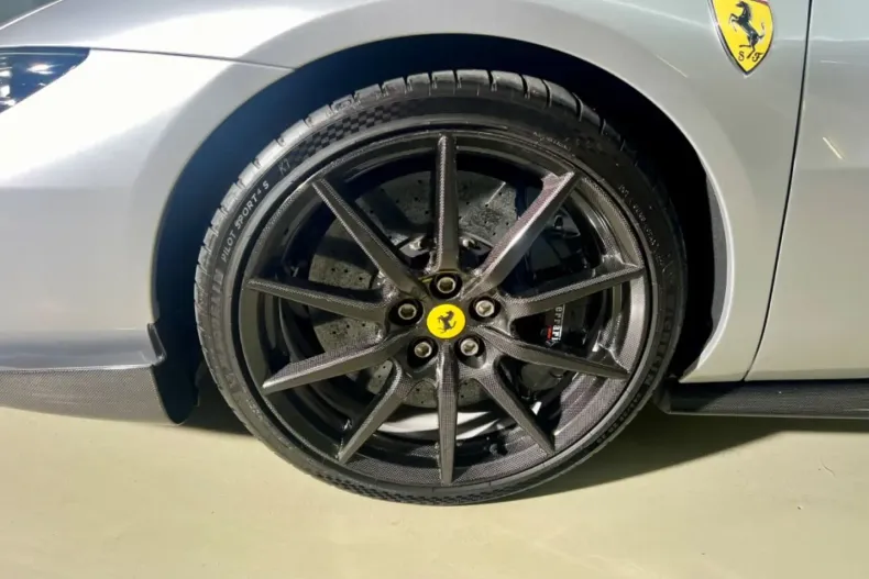 Ferrari 296 GTS din 2023 cu 7.000 km - oferta FER110139 - foto 11