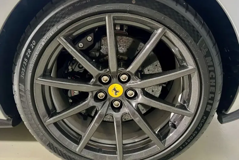 Ferrari 296 GTS din 2023 cu 7.000 km - oferta FER110139 - foto 12