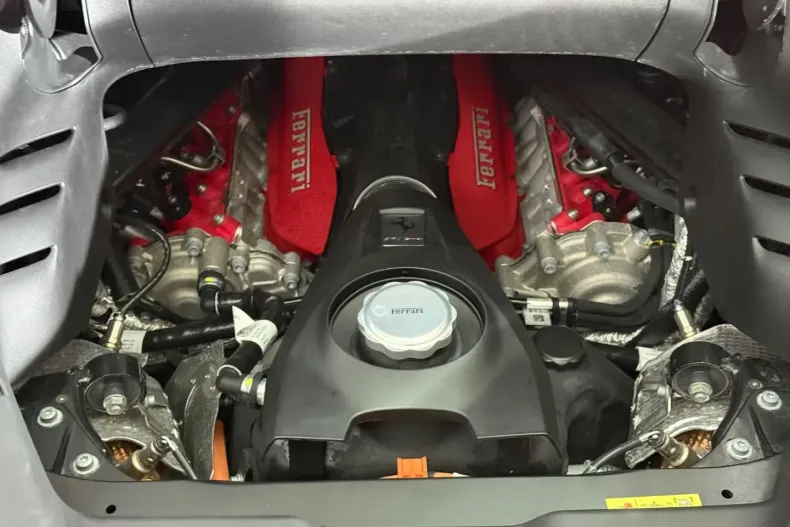 Ferrari SF90 din 2023 cu 12.000 km - oferta FER110140 - foto 9