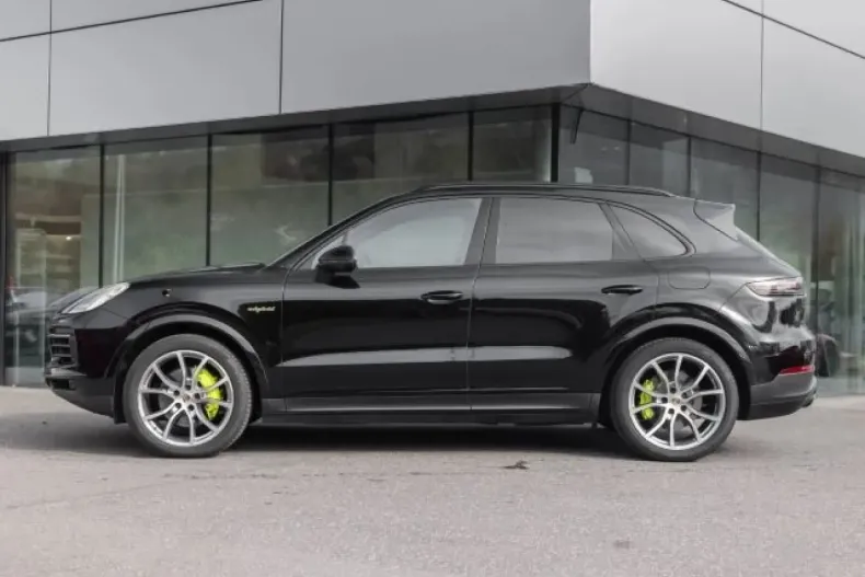 Porsche Cayenne din 2023 cu 21.000 km - oferta POR110141 - foto 3