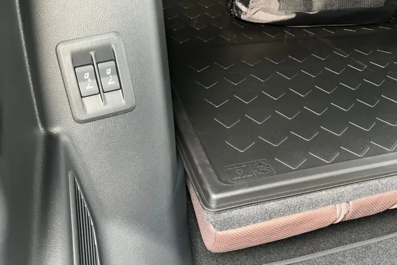 Toyota Land Cruiser din 2024 cu 25 km - oferta TOY110147 - foto 4