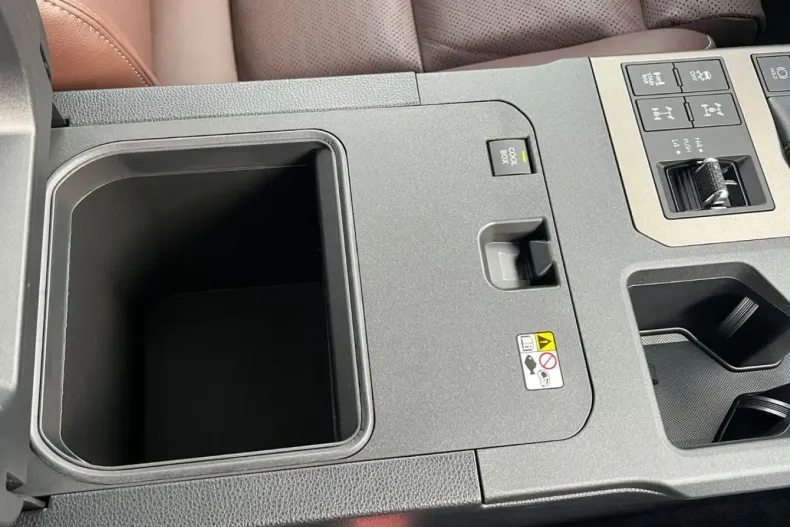 Toyota Land Cruiser din 2024 cu 25 km - oferta TOY110147 - foto 12