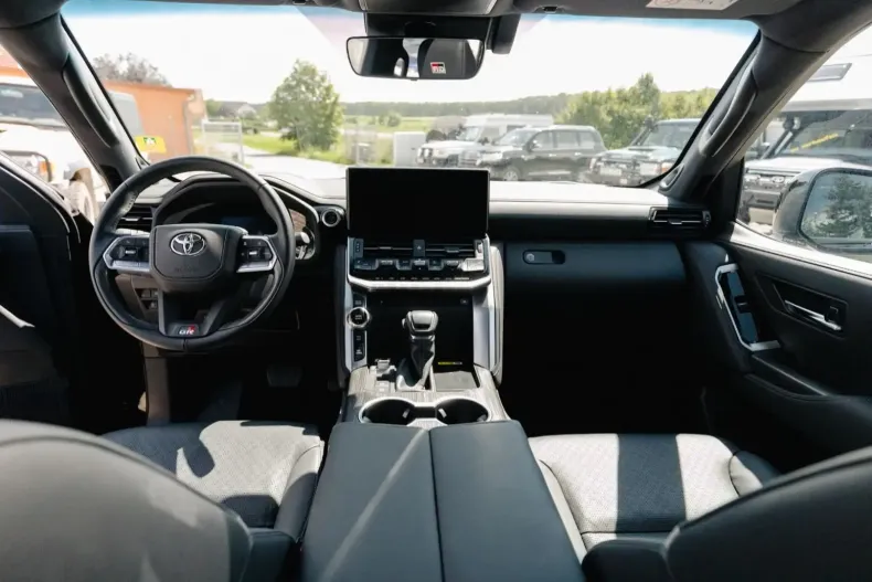 Toyota Land Cruiser din 2023 cu 25.000 km - oferta TOY110167 - foto 2