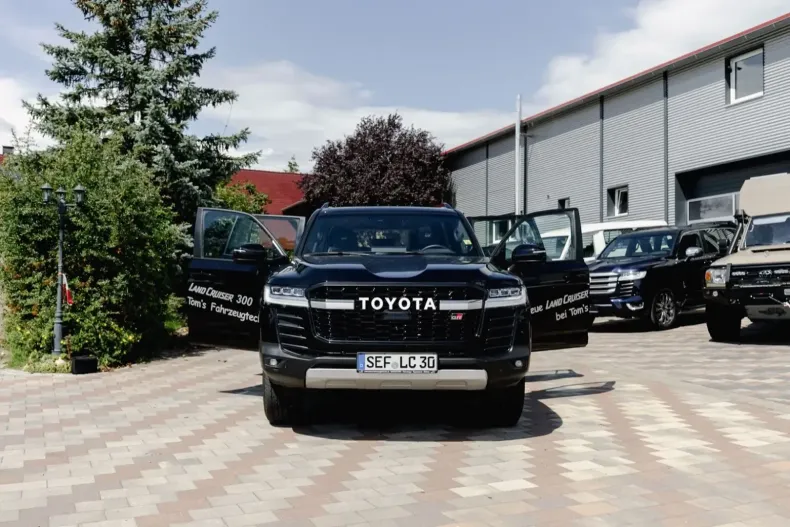 Toyota Land Cruiser din 2023 cu 25.000 km - oferta TOY110167 - foto 6