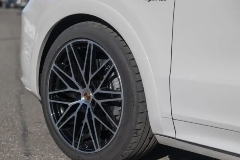 Porsche Cayenne din 2025 cu 9.900 km - oferta POR110181 - foto 8