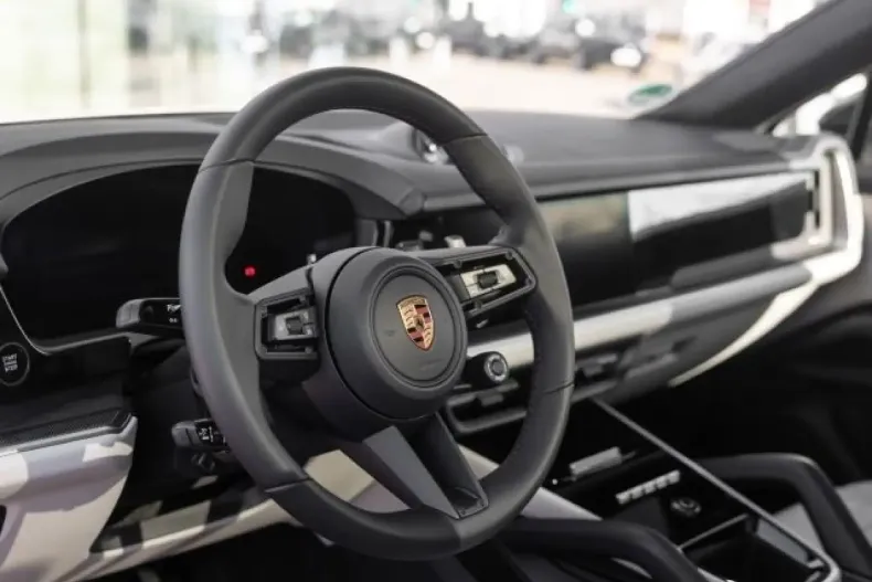 Porsche Cayenne din 2025 cu 9.900 km - oferta POR110181 - foto 11