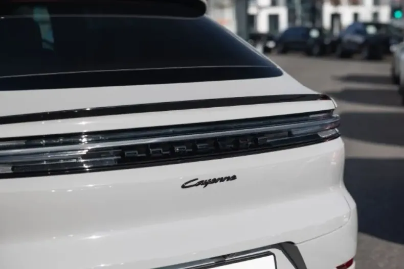 Porsche Cayenne din 2025 cu 9.900 km - oferta POR110181 - foto 12