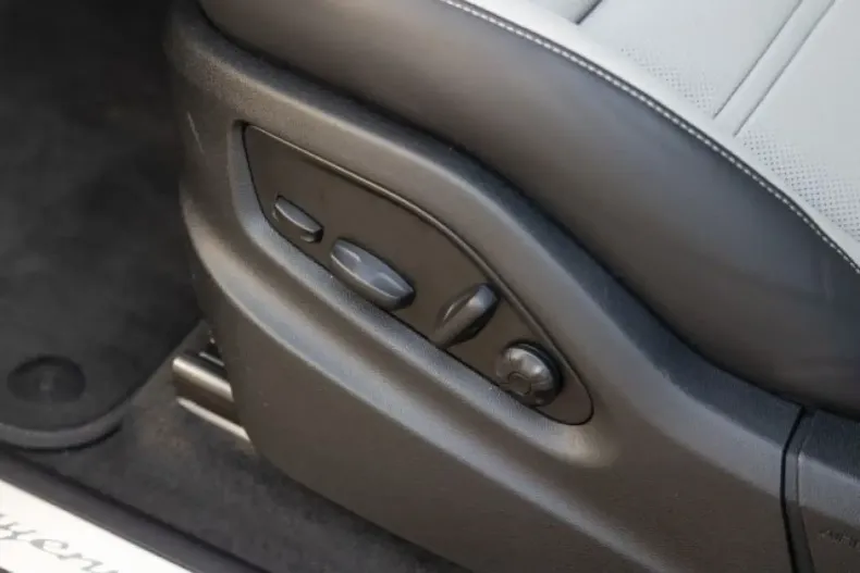 Porsche Cayenne din 2025 cu 9.900 km - oferta POR110181 - foto 13