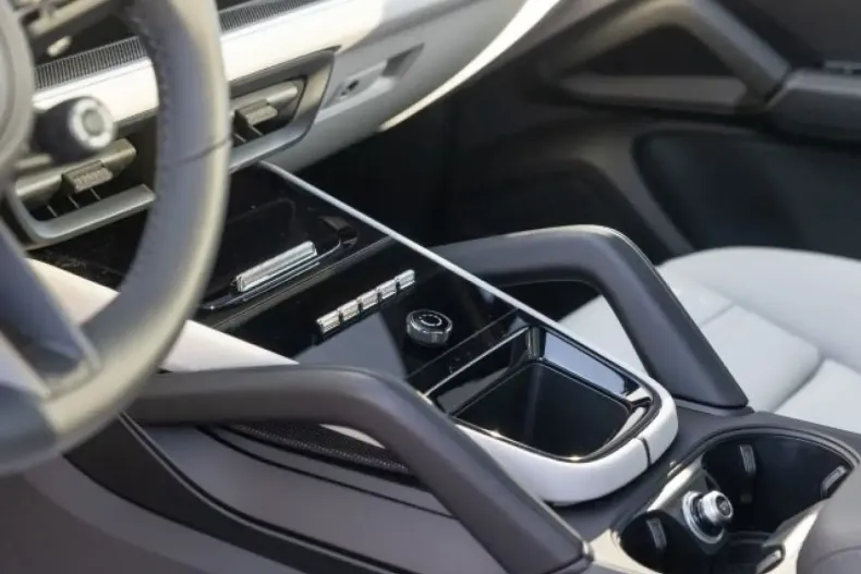 Porsche Cayenne din 2025 cu 9.900 km - oferta POR110181 - foto 30