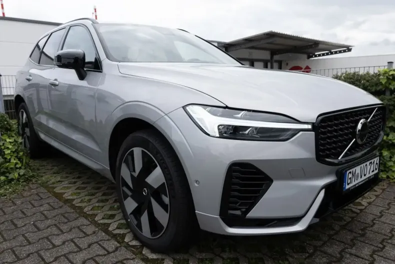 Volvo XC60 din 2023 cu 17.789 km - oferta VOL110183 - foto 2