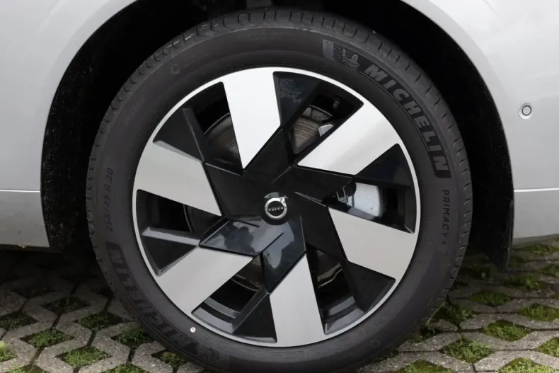 Volvo XC60 din 2023 cu 17.789 km - oferta VOL110183 - foto 5