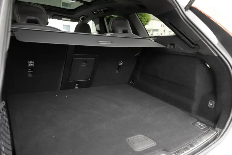 Volvo XC60 din 2023 cu 17.789 km - oferta VOL110183 - foto 6