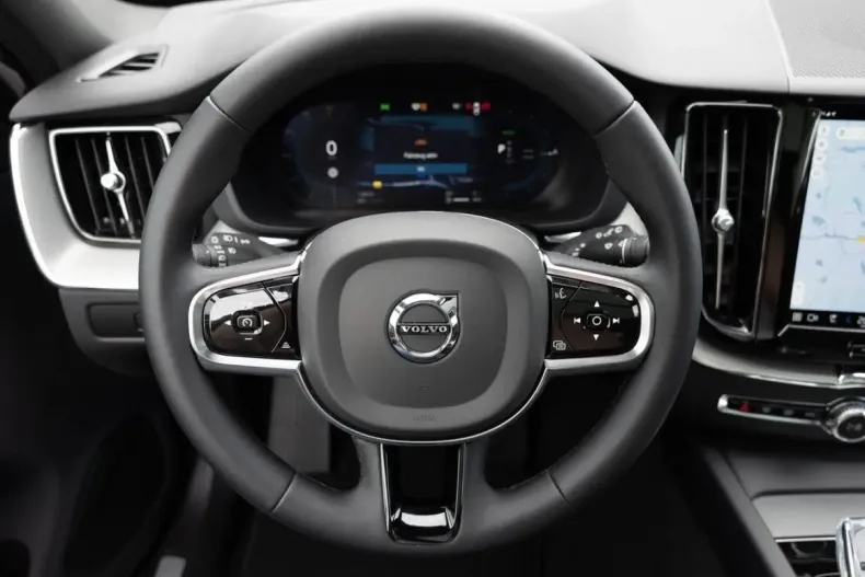 Volvo XC60 din 2023 cu 17.789 km - oferta VOL110183 - foto 8