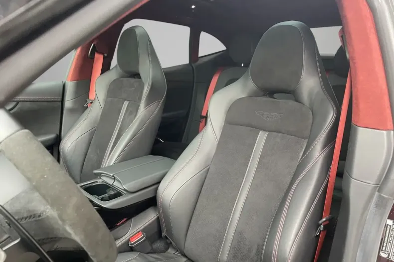 Aston Martin DBX din 2023 cu 6.700 km - oferta AST110188 - foto 9