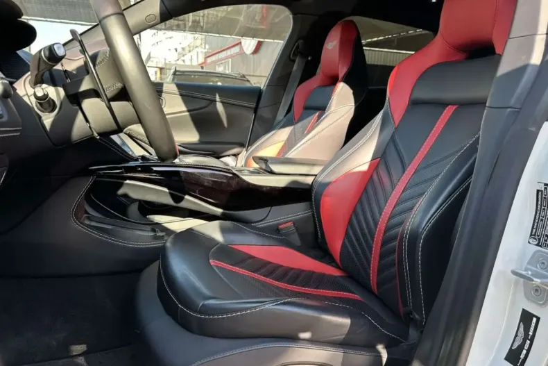 Aston Martin DBX din 2023 cu 26.000 km - oferta AST110189 - foto 8