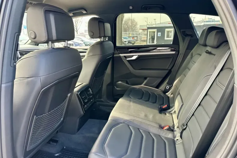 Volkswagen Touareg din 2020 cu 57.980 km - oferta VOL110191 - foto 14