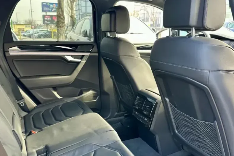 Volkswagen Touareg din 2020 cu 57.980 km - oferta VOL110191 - foto 15