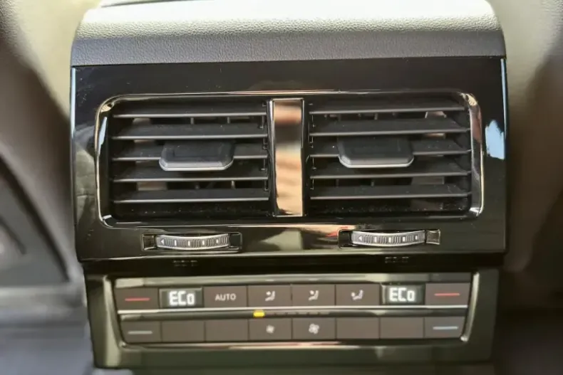 Volkswagen Touareg din 2020 cu 57.980 km - oferta VOL110191 - foto 19