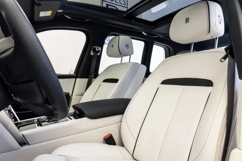 Rolls-Royce Cullinan din 2023 cu 38.915 km - oferta ROL110193 - foto 4