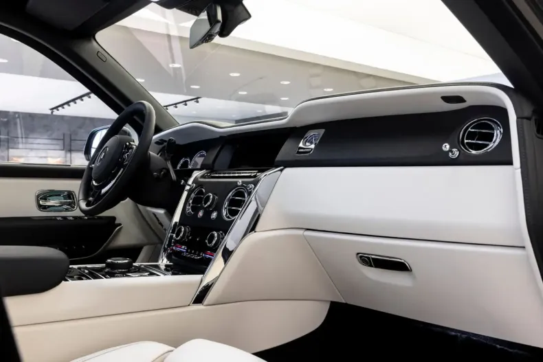 Rolls-Royce Cullinan din 2023 cu 38.915 km - oferta ROL110193 - foto 9