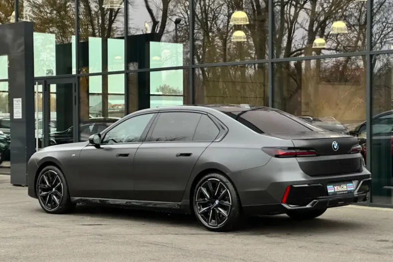 BMW 740 din 2024 cu 24.270 km - oferta BMW110196 - foto 2