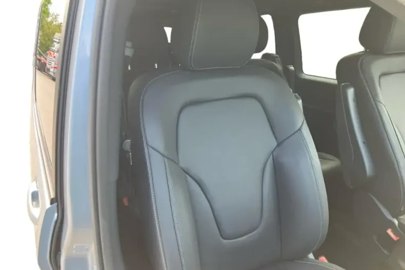 Mercedes-Benz V 300 din 2024 cu 11.500 km - oferta MER110263 - foto 13