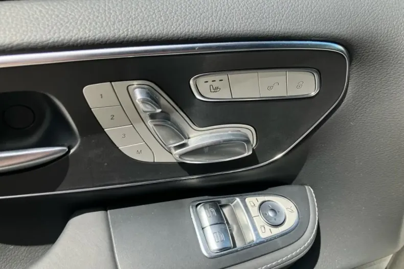 Mercedes-Benz V 300 din 2024 cu 11.500 km - oferta MER110263 - foto 15