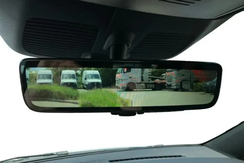 Mercedes-Benz V 300 din 2024 cu 11.500 km - oferta MER110263 - foto 18