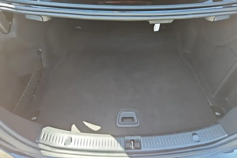 Mercedes-Benz E 220 din 2023 cu 58.003 km - oferta MER110308 - foto 12