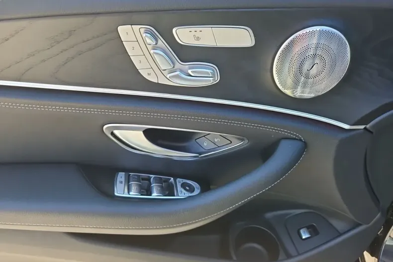 Mercedes-Benz E 220 din 2023 cu 58.003 km - oferta MER110308 - foto 14