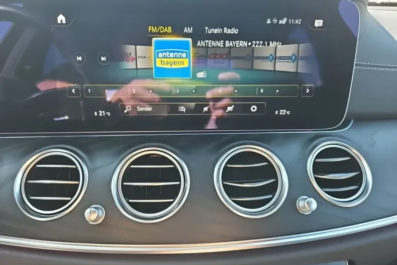 Mercedes-Benz E 220 din 2023 cu 58.003 km - oferta MER110308 - foto 16