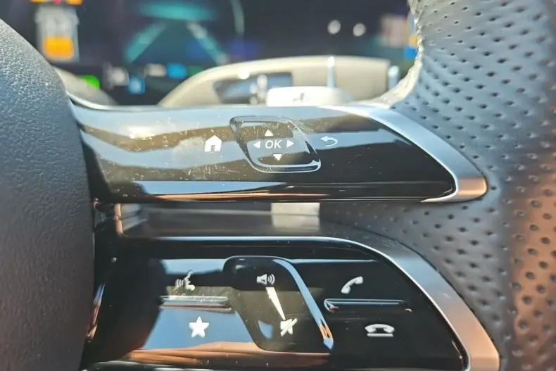 Mercedes-Benz E 220 din 2023 cu 58.003 km - oferta MER110308 - foto 18