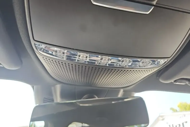 Mercedes-Benz E 220 din 2023 cu 58.003 km - oferta MER110308 - foto 19