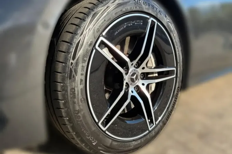 Mercedes-Benz E 300 din 2024 cu 65.912 km - oferta MER110309 - foto 4