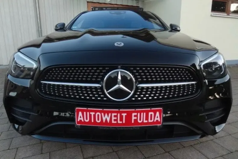 Mercedes-Benz E 400 din 2022 cu 93.975 km - oferta MER110391 - foto 3