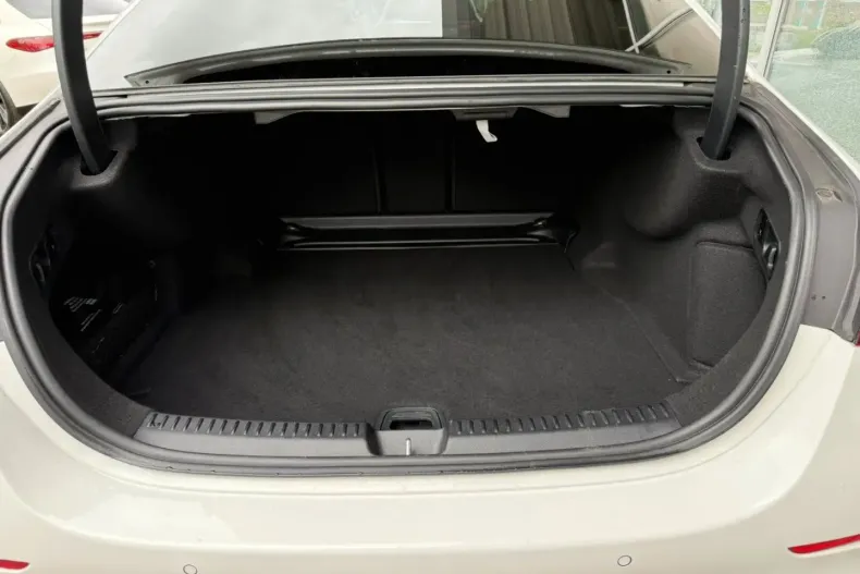 Mercedes-Benz E 200 din 2023 cu 38.487 km - oferta MER110428 - foto 7