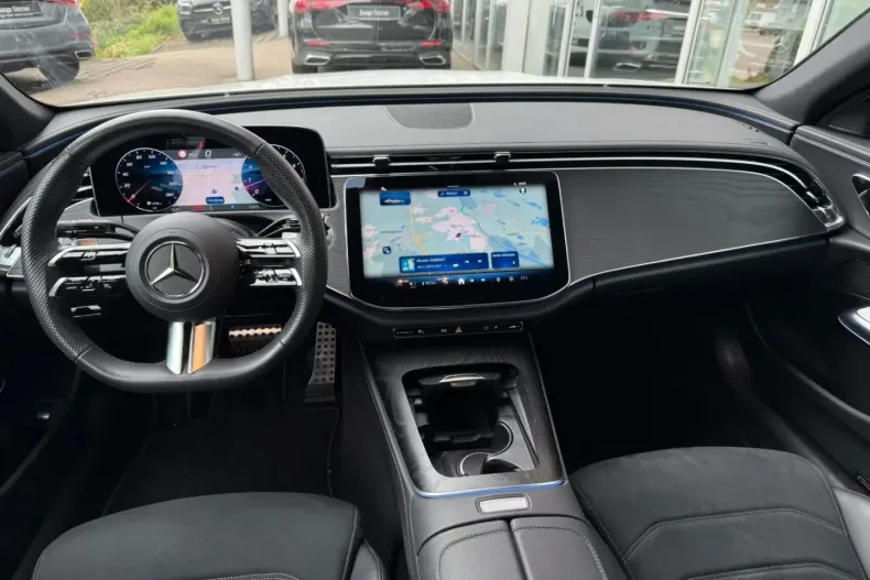 Mercedes-Benz E 200 din 2023 cu 38.487 km - oferta MER110428 - foto 13