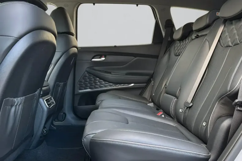 Hyundai SANTA FE din 2023 cu 39.400 km - oferta HYU110437 - foto 13